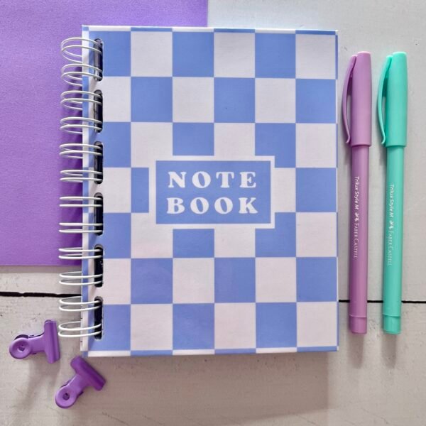 Libreta de apuntes violet check