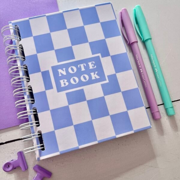 Libreta de apuntes violet check