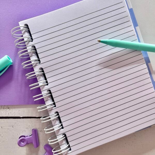 Libreta de apuntes violet check